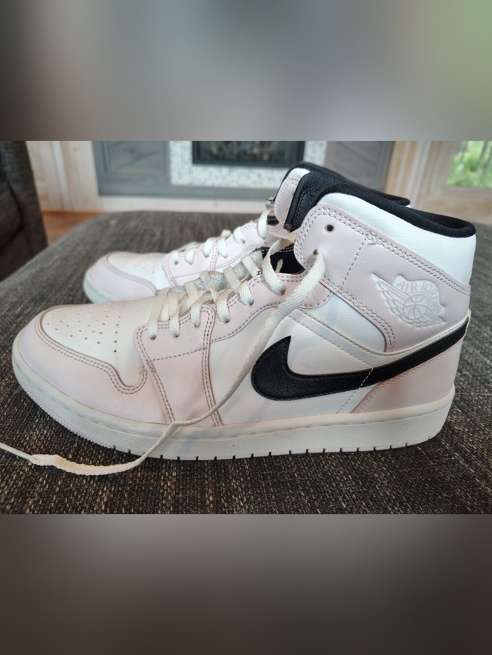 Nike Womens AIR JORDAN 1 MID Barely Rose Sneakers in White/Pink/Black Side 10.5